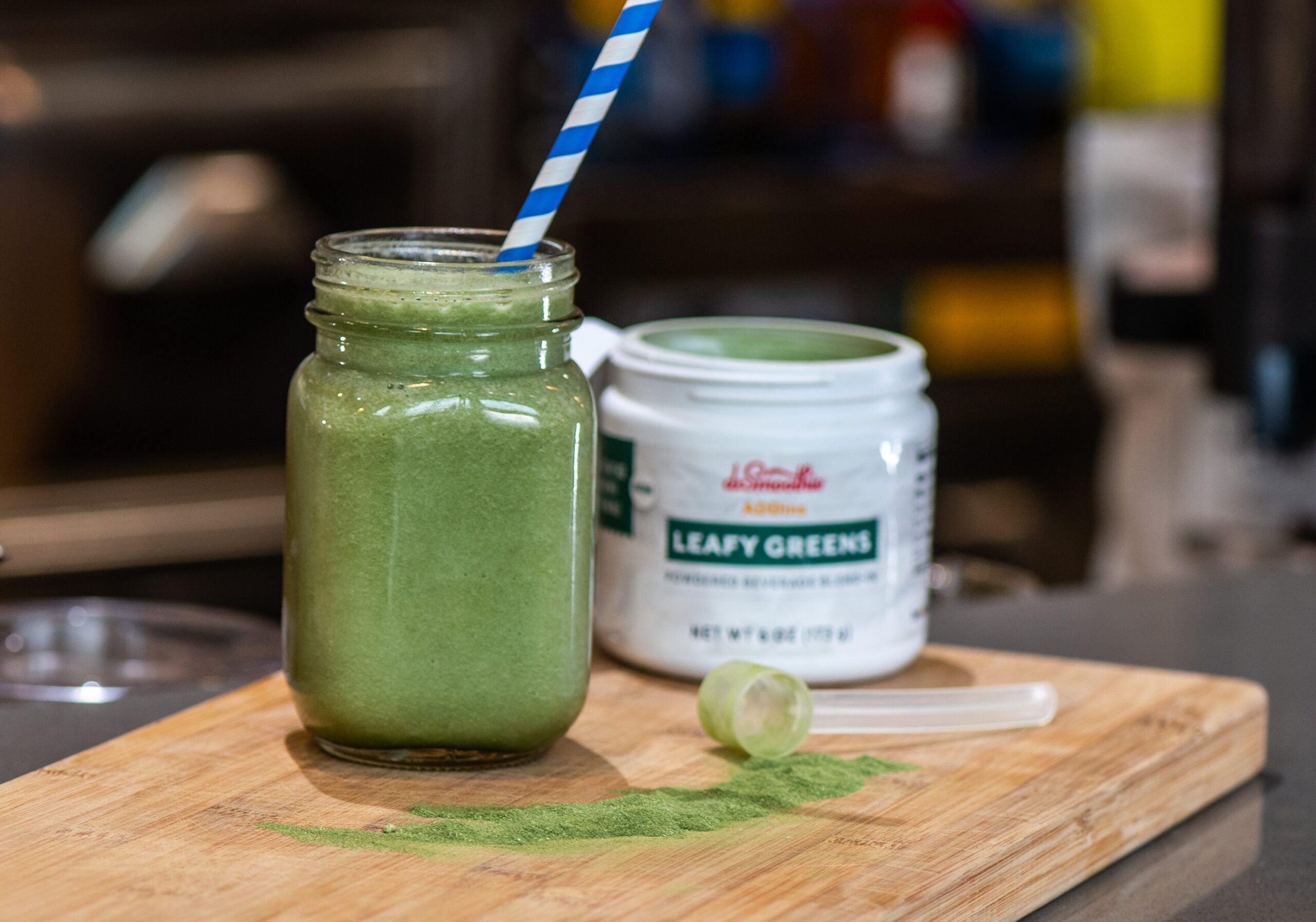 Healthy green smoothie with Dr.Smoothie Leafy Greens. 
